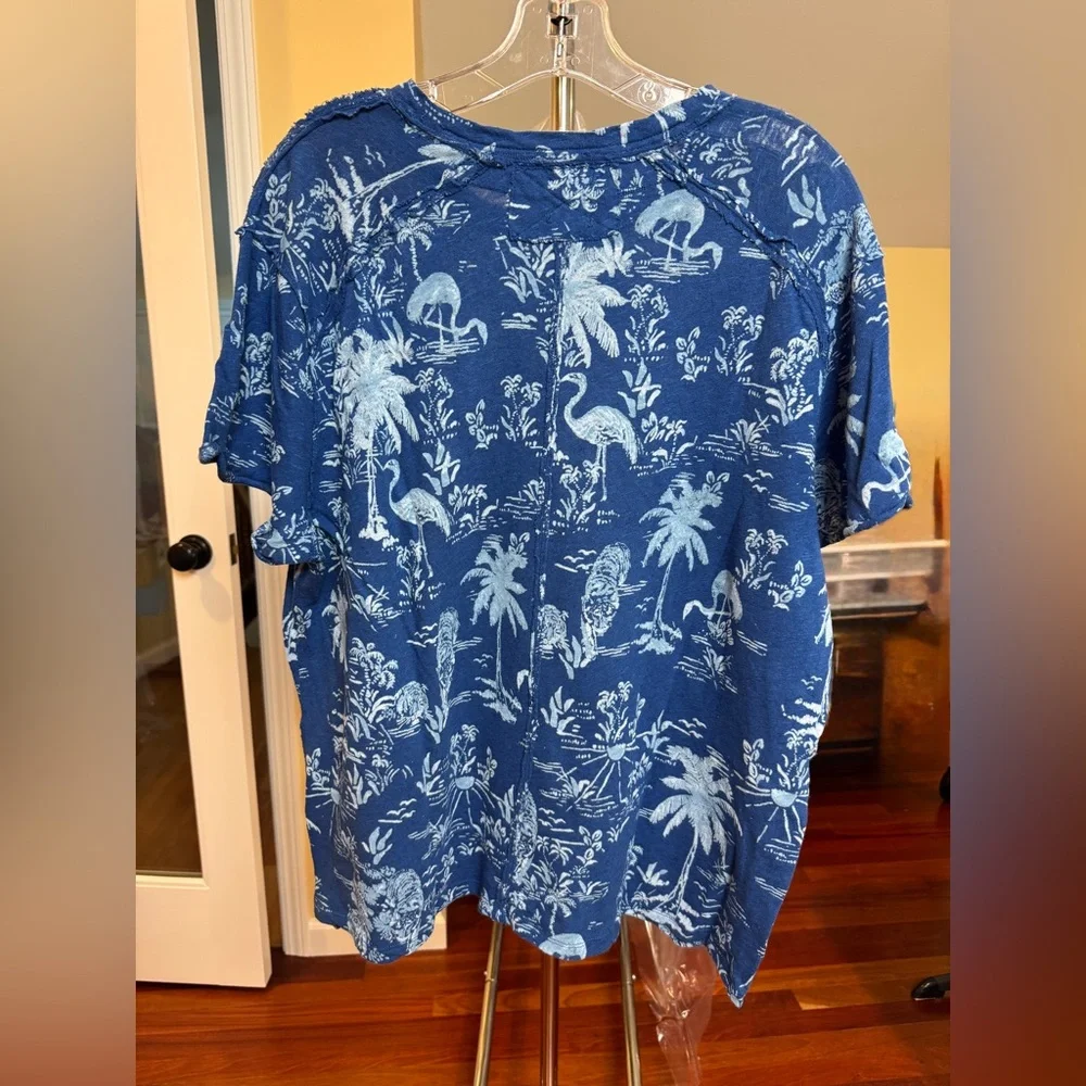 Free People Blue Tropical Print Short Sleeve Tee Size Small - Picture 4 of 5